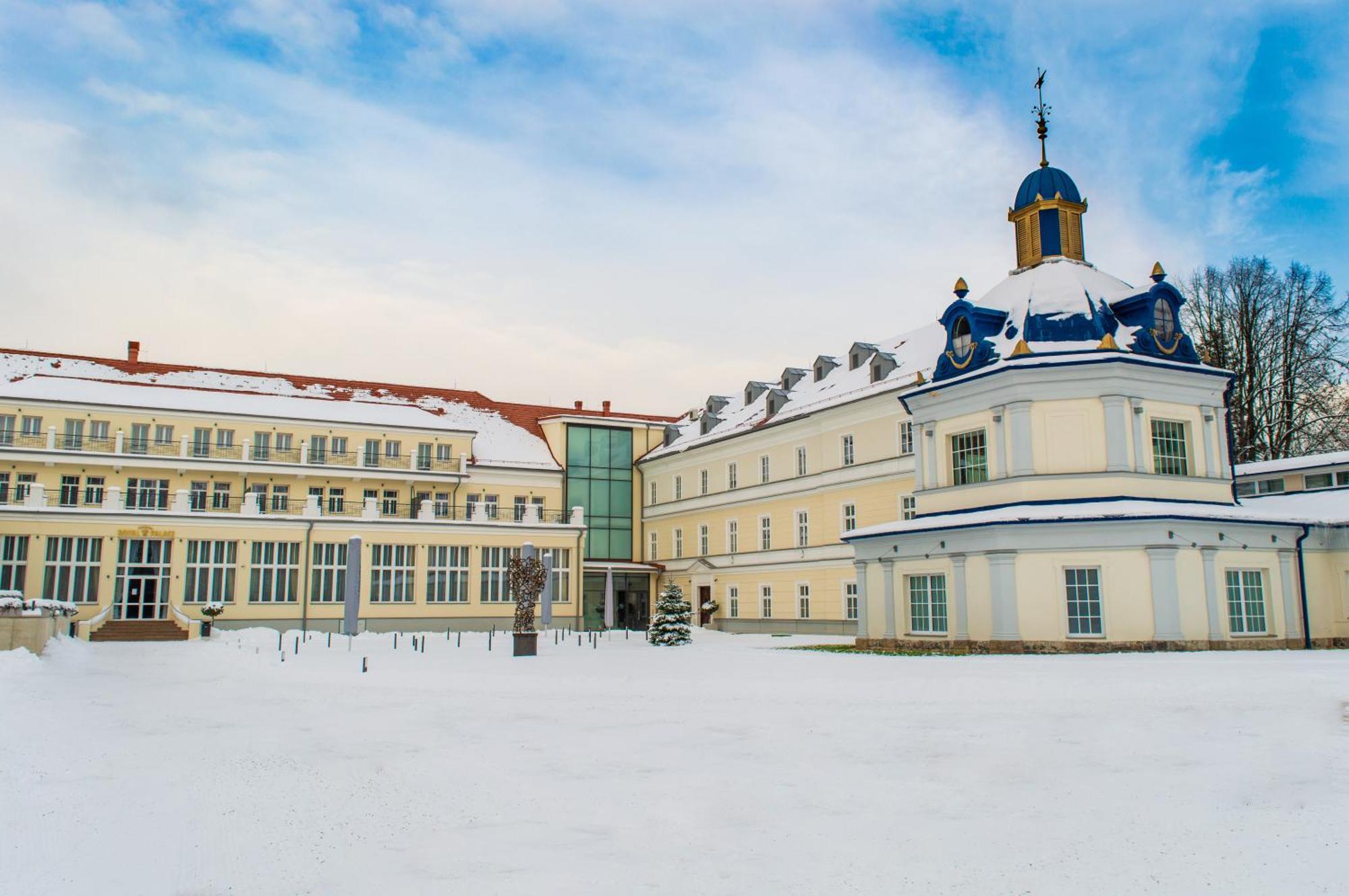 Royal Palace ตูร์เชียนสเก เจปลิตเซ ภายนอก รูปภาพ
